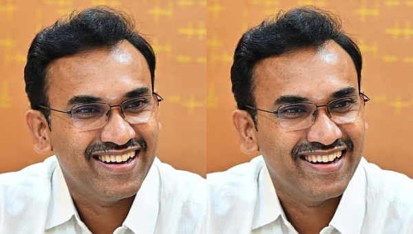  முன்​னாள் மாணவர்​களுக்கு இணை​யதளத்தை தொடங்கி வைத்​த சுகா​தா​ரத்​துறை அமைச்​சர் அருண்​ராஜ்!!