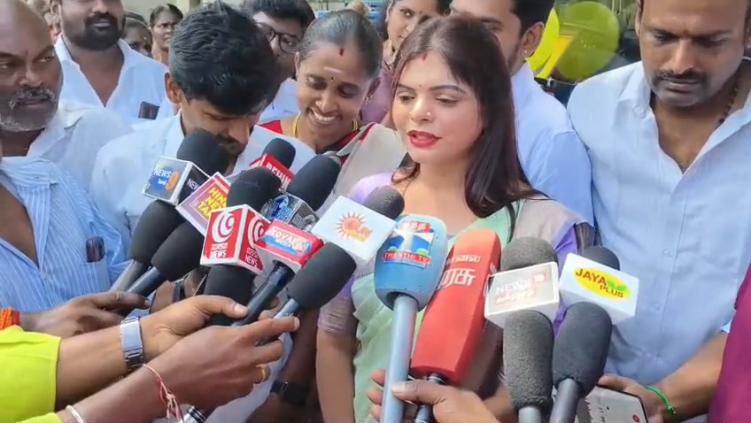 விஜய் சேதுபதி பேசுவதால் அரசியல் மாறிவிடாது!”  MLA கனிமொழி சந்தோஷ்